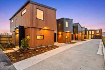 4/70 Isleworth Road, Bishopdale