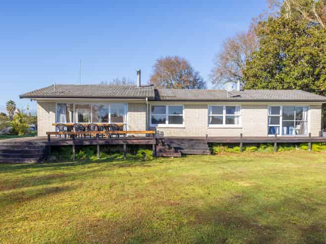 588 Holland Road, Eureka