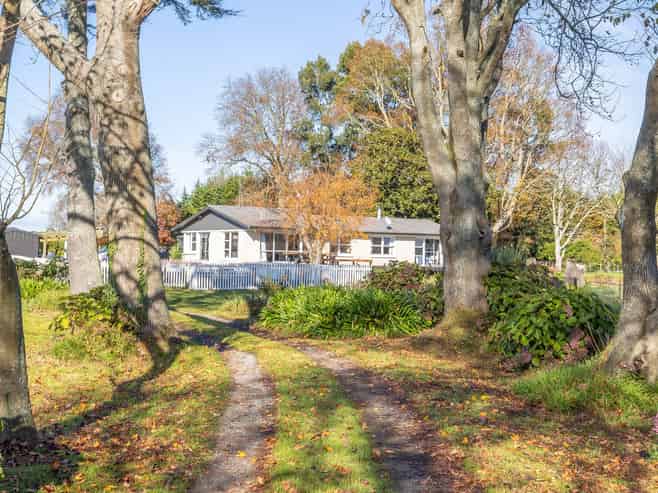 588 Holland Road, Eureka
