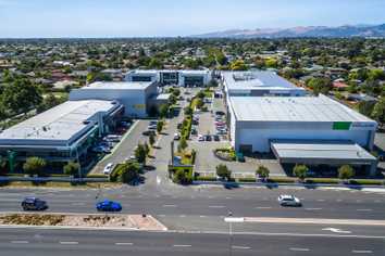 Large Office near the Airport with Ample Parking 