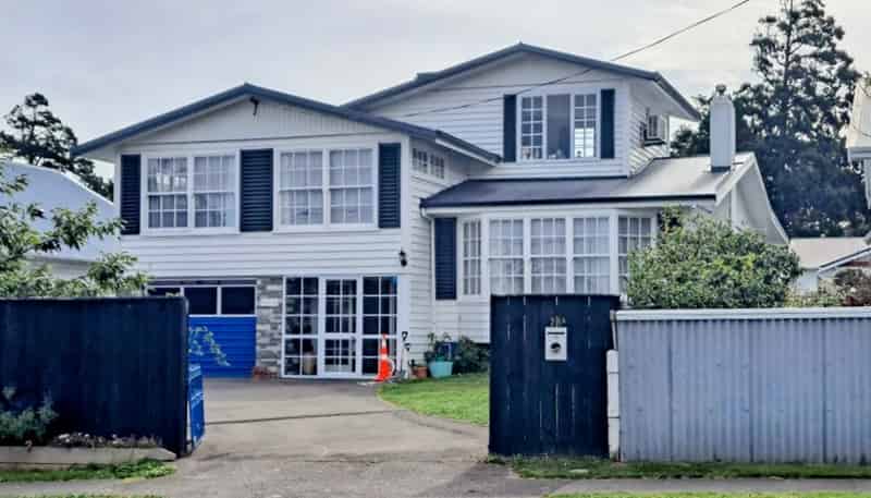 25 Brassey Road, Saint Johns Hill
