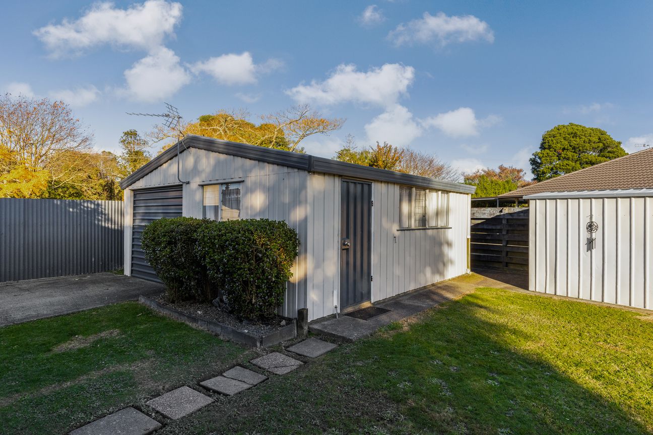 Price Reduced - Outstanding Value! - Vue 2