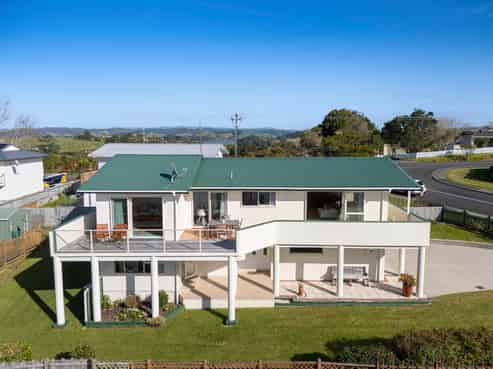 4 Mariners Grove, Algies Bay