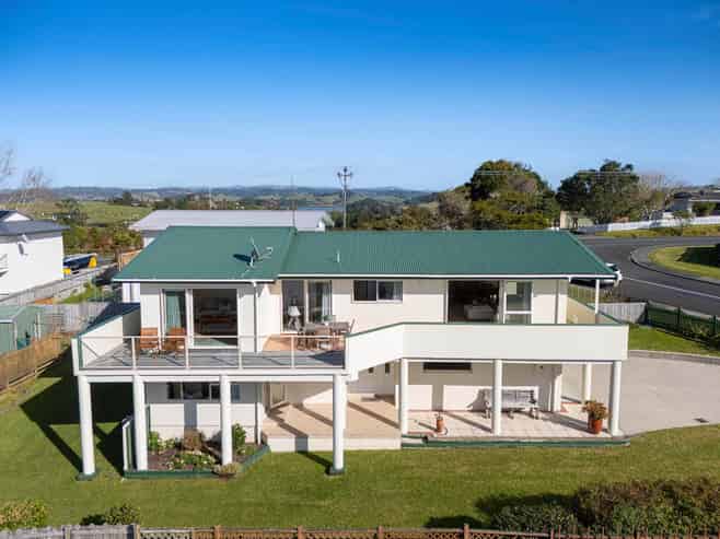4 Mariners Grove, Algies Bay