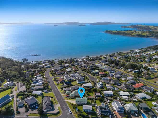 4 Mariners Grove, Algies Bay