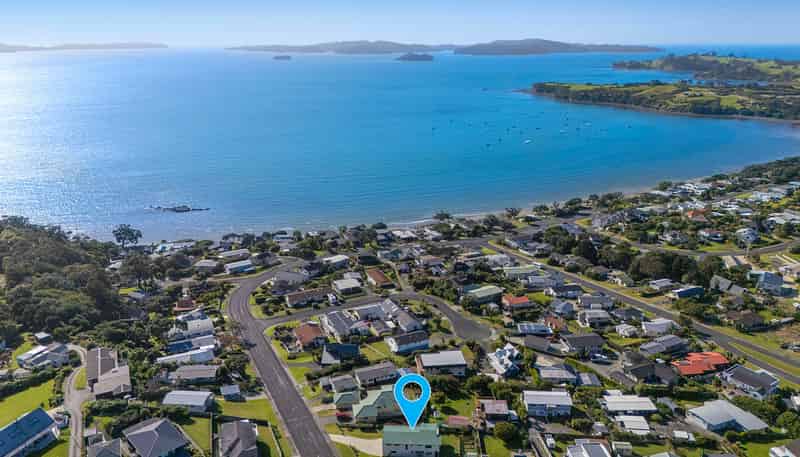 4 Mariners Grove, Algies Bay