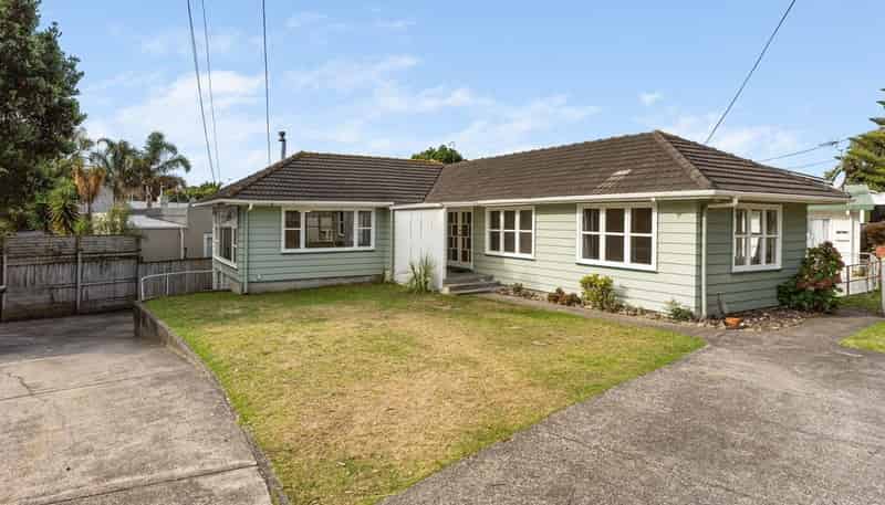 9 Bluegum Road, Paraparaumu Beach
