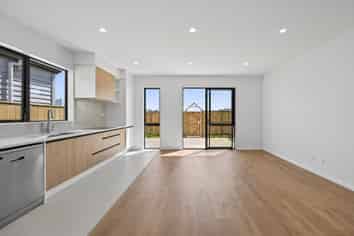 10 Kaapehu Street, Karaka
