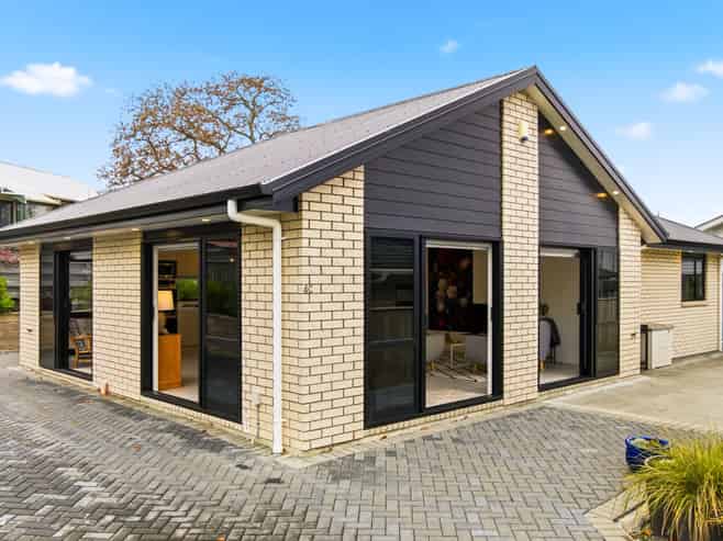 4C Mere Road, Taupo