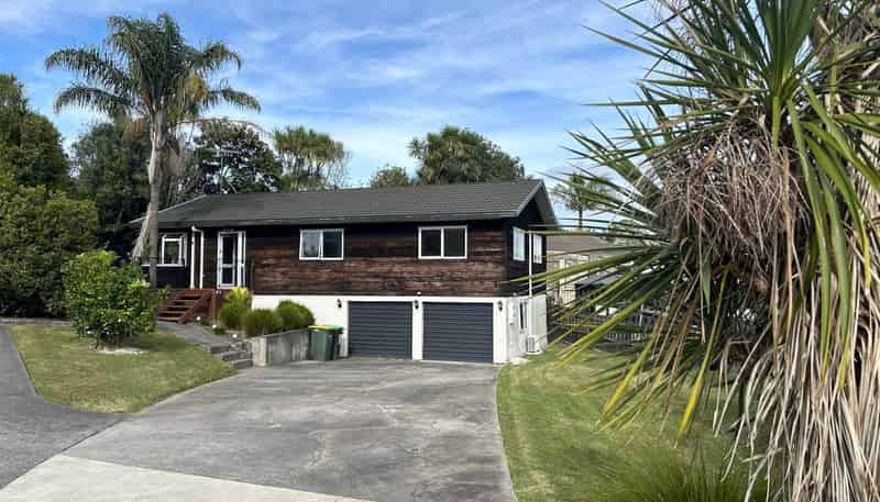 22 Springtime Crescent, Stanmore Bay