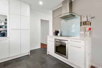 22 Springtime Crescent, Stanmore Bay