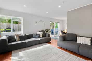 22 Springtime Crescent, Stanmore Bay