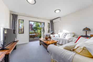 23/92 Bush Road, Albany