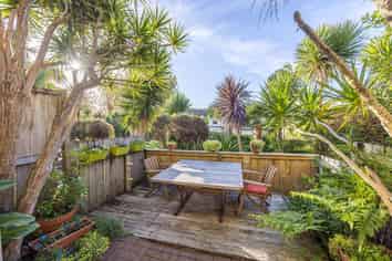 23/92 Bush Road, Albany
