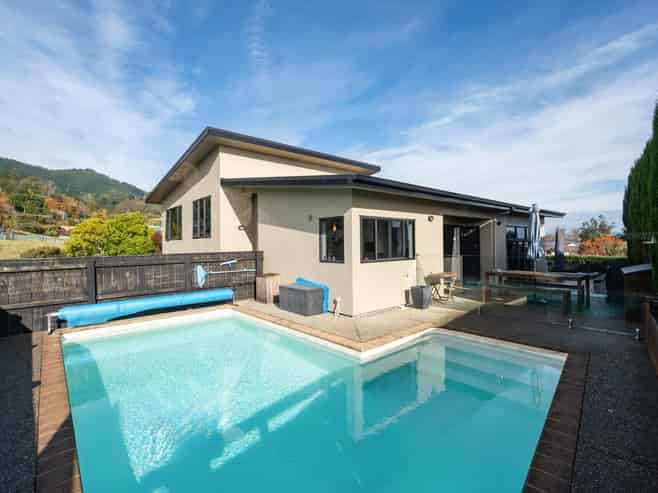 1 Olympus Way, Richmond