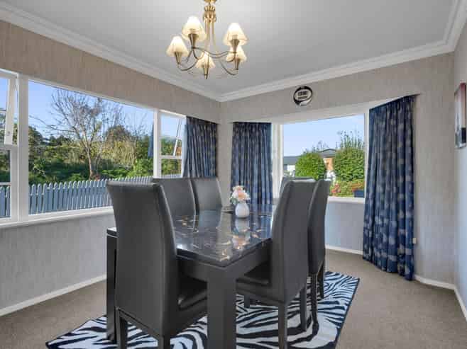 104 Poaka Avenue, Dinsdale