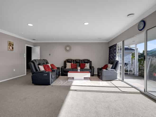 104 Poaka Avenue, Dinsdale