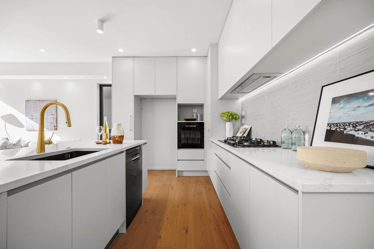 High-Spec - Brand New Home in Rangi Zone - Aanzicht 3