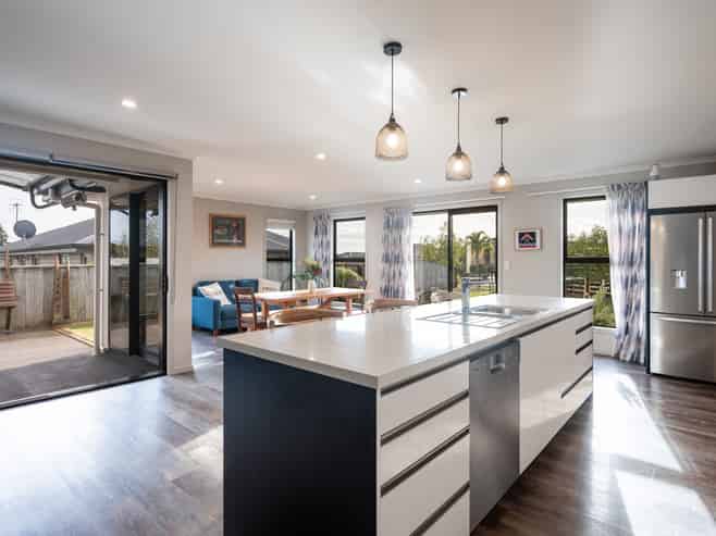 20 Pine Crest Drive, Richmond