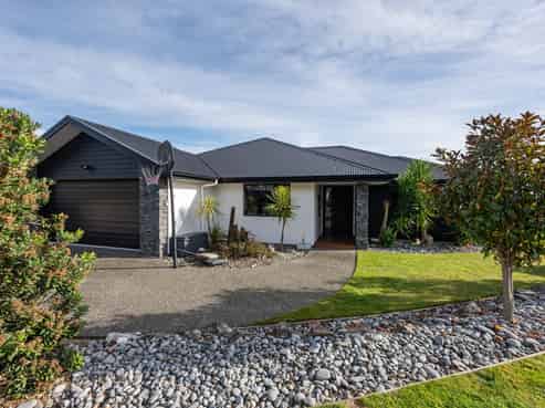 20 Pine Crest Drive, Richmond