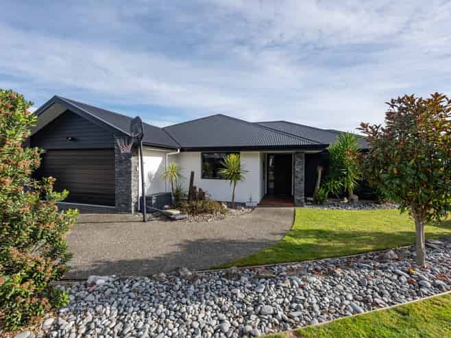 20 Pine Crest Drive, Richmond