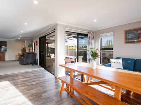 20 Pine Crest Drive, Richmond