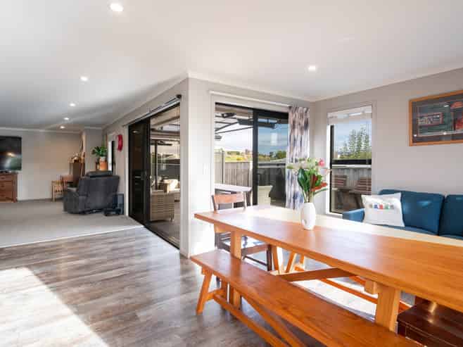 20 Pine Crest Drive, Richmond