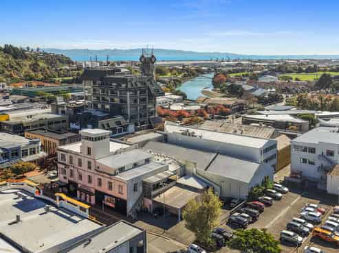 Landmark investment with income and upside