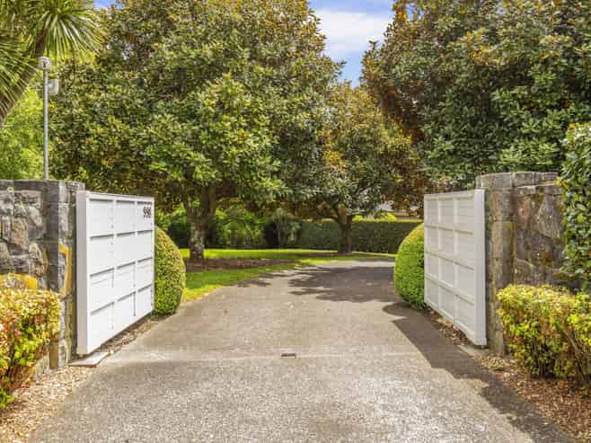 998 Peak Road, Waimauku