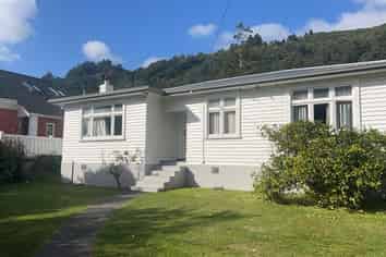 90 Waikawa Road, Picton