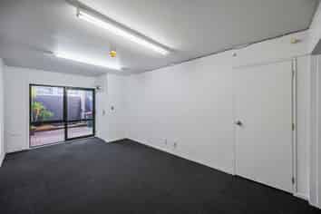 Fully Refurbished Live Work Unit – Occupy/Invest
