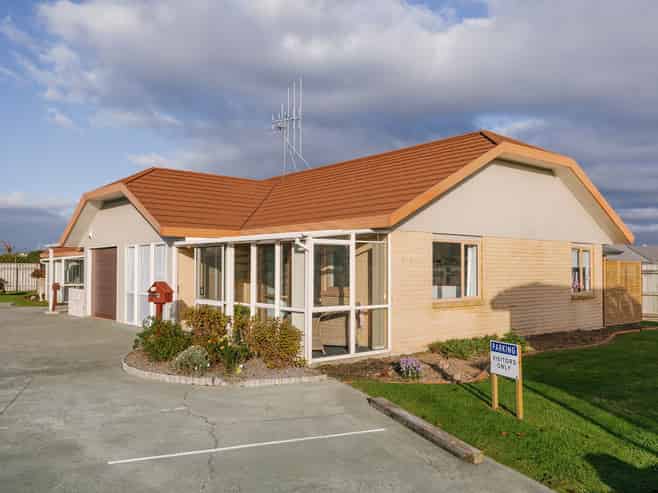 6 Foxtail Fern, Kelvin Grove