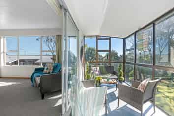 15 Clifton Drive, Waitara