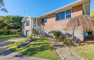 15 Clifton Drive, Waitara
