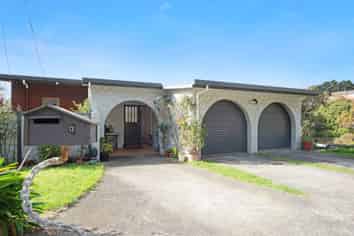 4 Wye Street, Island Bay
