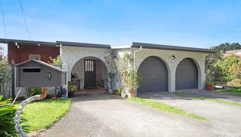 4 Wye Street, Island Bay