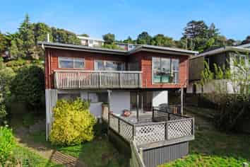 4 Wye Street, Island Bay