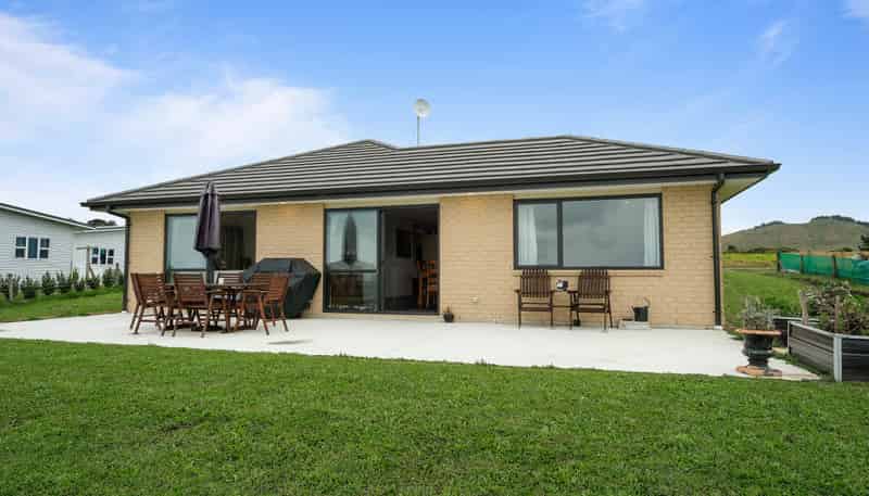 10 Waihinahina Way, Mahia
