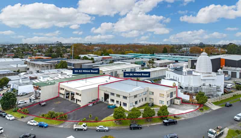 30-32 and 34-36 Mihini Road, Henderson