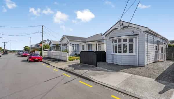 9 Beach Street, Petone