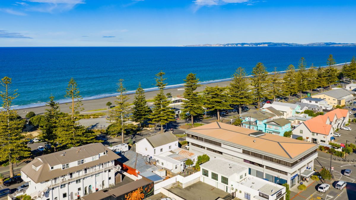 Prime Marine Parade Opportunity - Όψη 3
