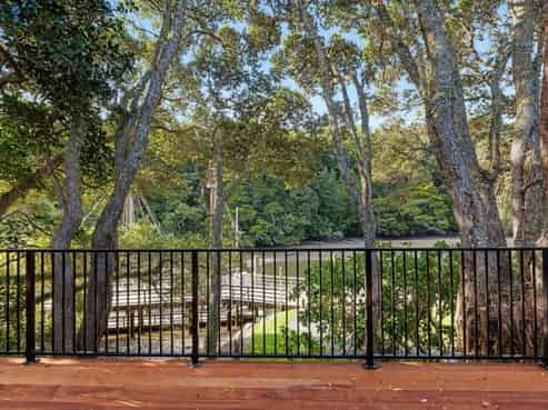Stunning location - Town Centre Premises