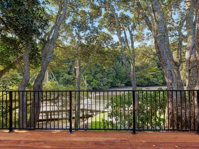Stunning location - Town Centre Premises