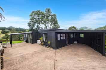 200 Great North Road, Kamo