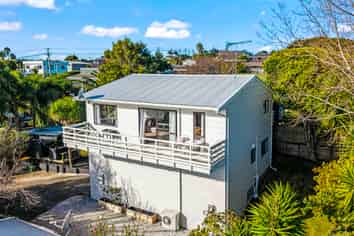 1297B Whangaparaoa Road, Army Bay