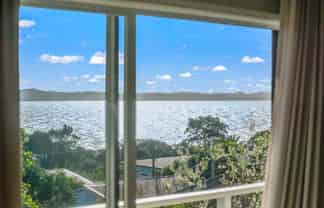 1297B Whangaparaoa Road, Army Bay