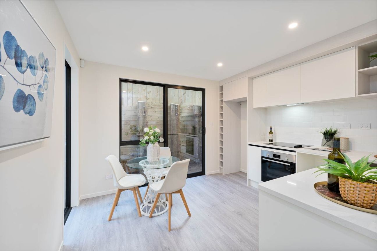 Stand alone home with garage - Meer