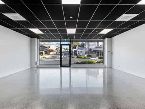 Newly renovated retail - in prime location!