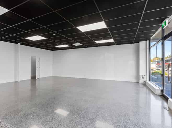 Newly renovated retail - in prime location!