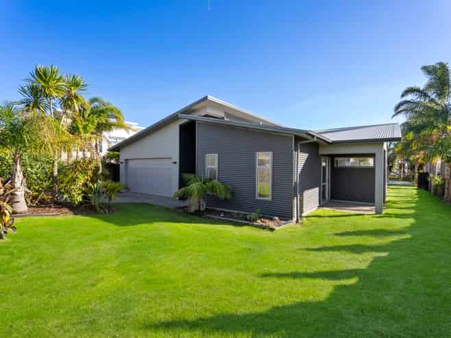 48 Columbia Crescent, Beachlands
